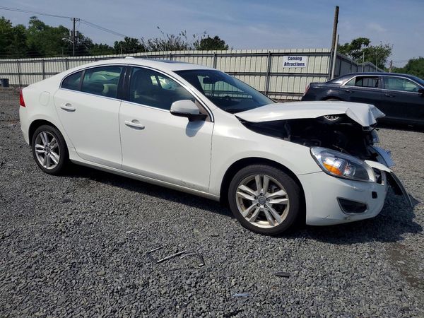 2013 VOLVO S60