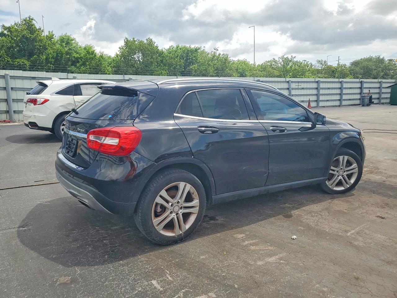 2016 MERCEDES-BENZ GLA GLA250-4M