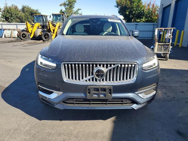 2025 VOLVO XC90 Ultra Bright
