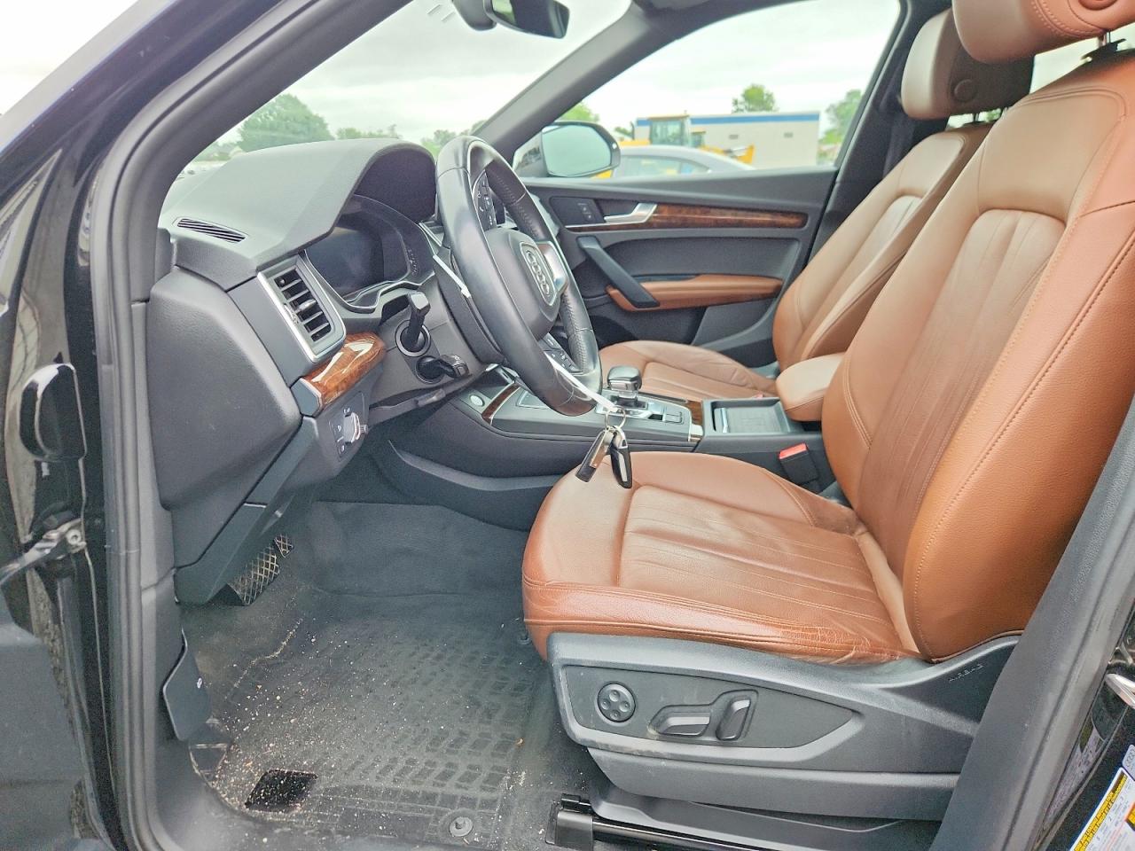 2020 AUDI Q5 quattro Premium Plus