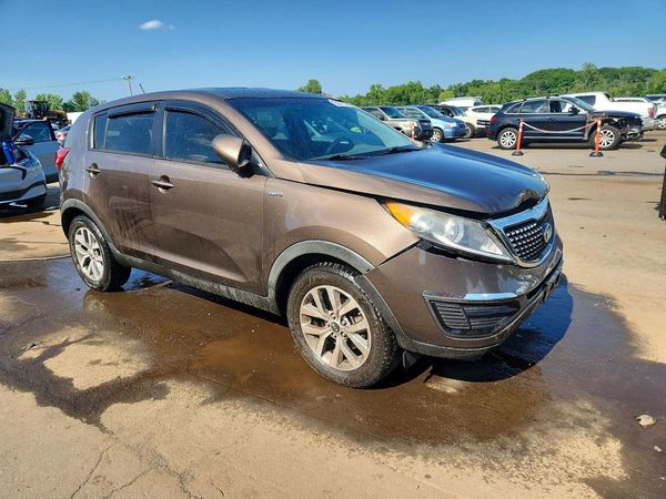 2015 KIA SPORTAGE GL - Middle-low