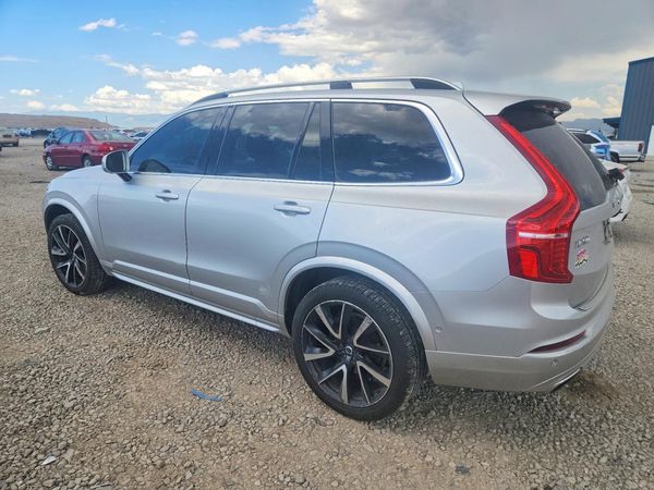2019 VOLVO XC90 Momentum
