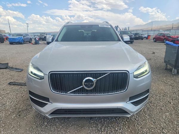 2019 VOLVO XC90 Momentum