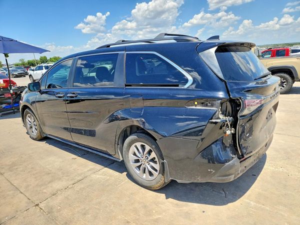 2023 TOYOTA SIENNA XLE — DSRA