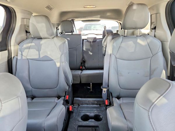 2023 TOYOTA SIENNA XLE — SUVN