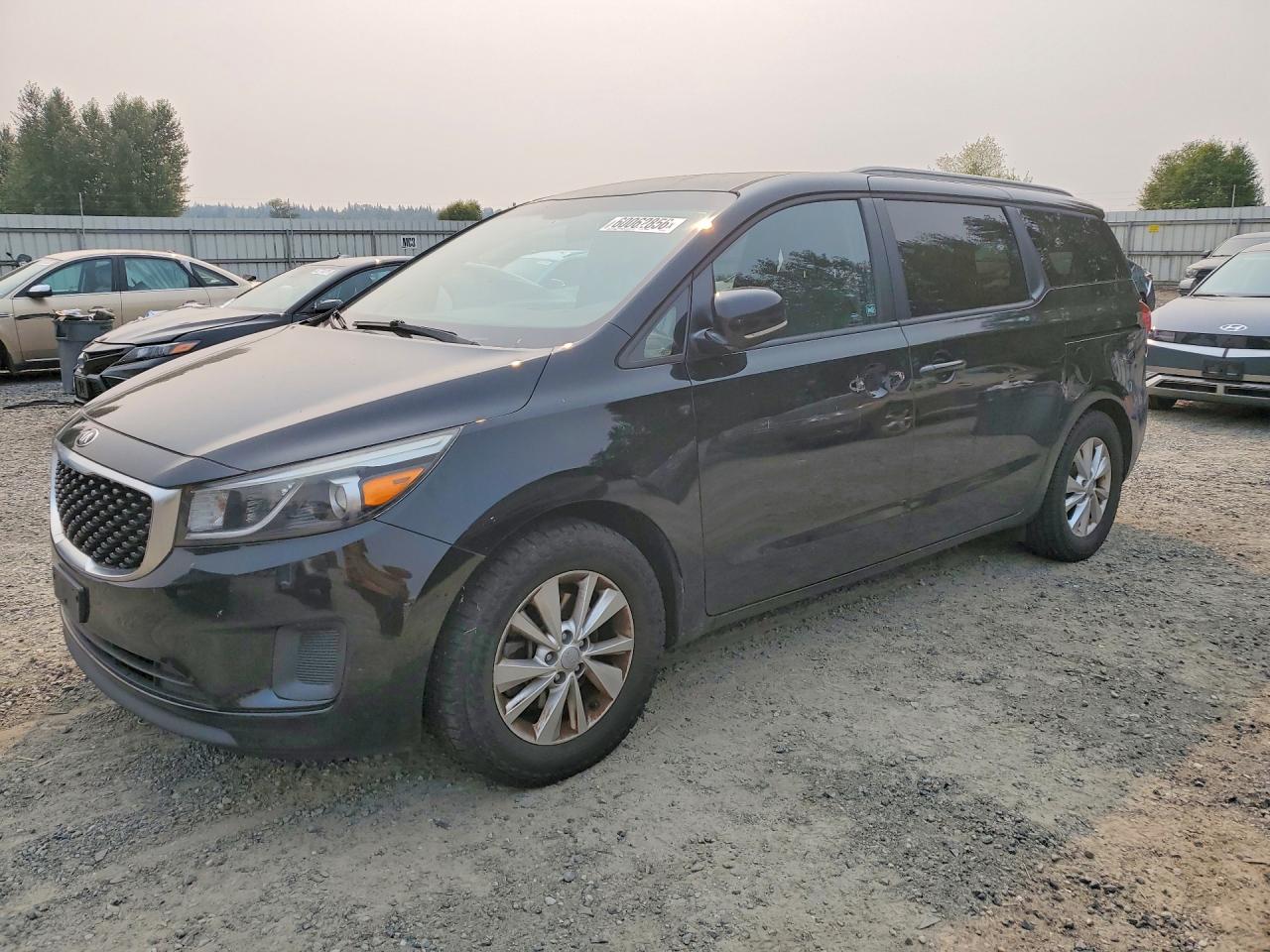 2015 KIA SEDONA GL - Middle-low