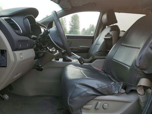 2015 KIA SEDONA GL - Middle-low