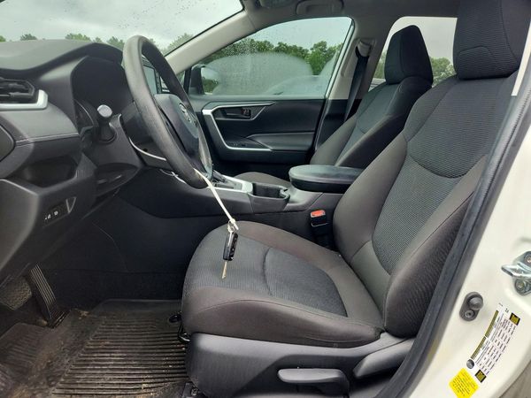 2022 TOYOTA RAV4 LE