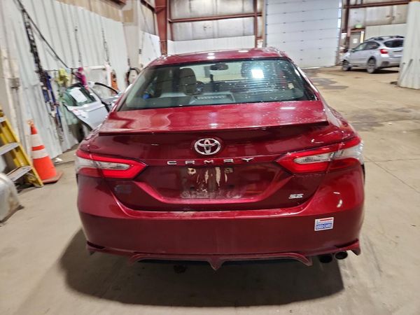 2018 TOYOTA CAMRY