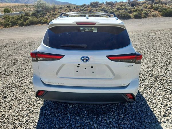 2021 TOYOTA HIGHLANDER XLE Nav