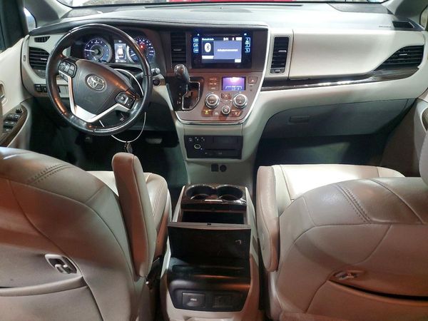 2015 TOYOTA SIENNA