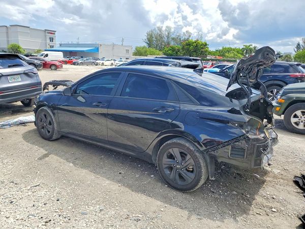 2022 HYUNDAI ELANTRA SEL