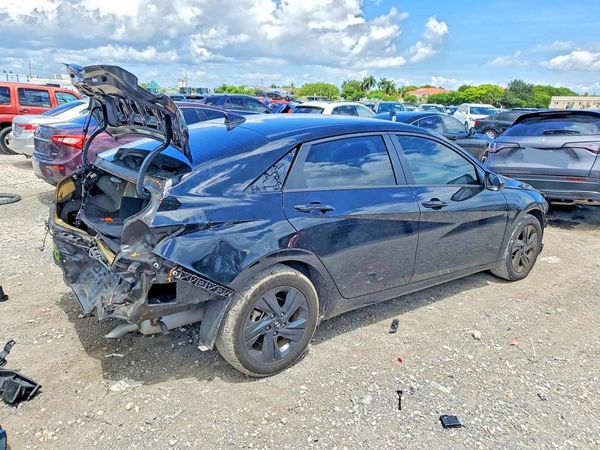 2022 HYUNDAI ELANTRA SEL