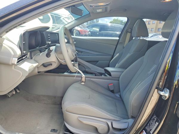 2022 HYUNDAI ELANTRA SEL