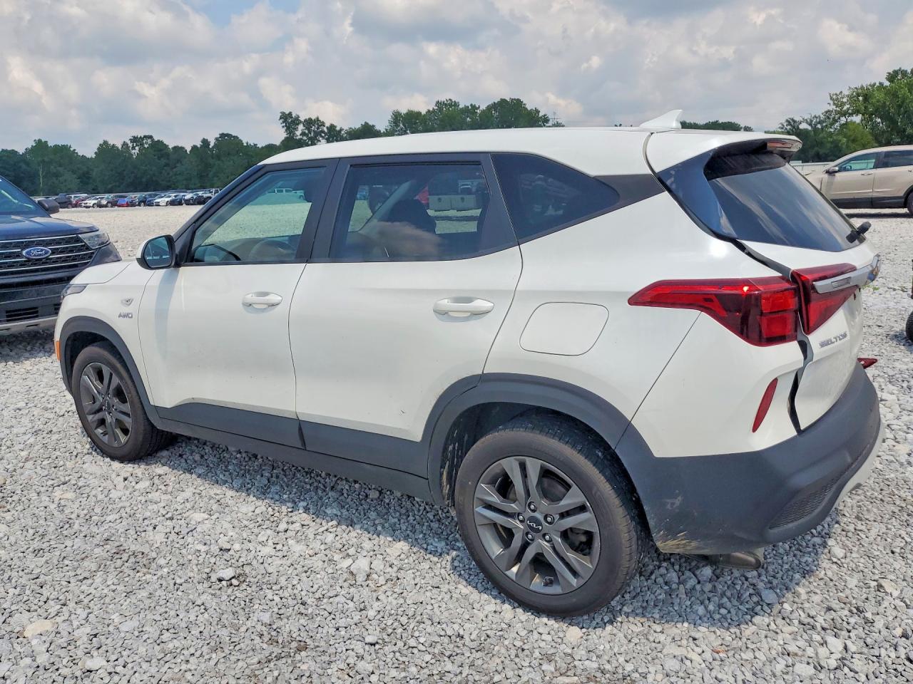 2022 KIA SELTOS LX