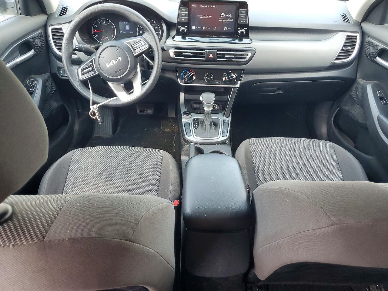 2022 KIA SELTOS LX