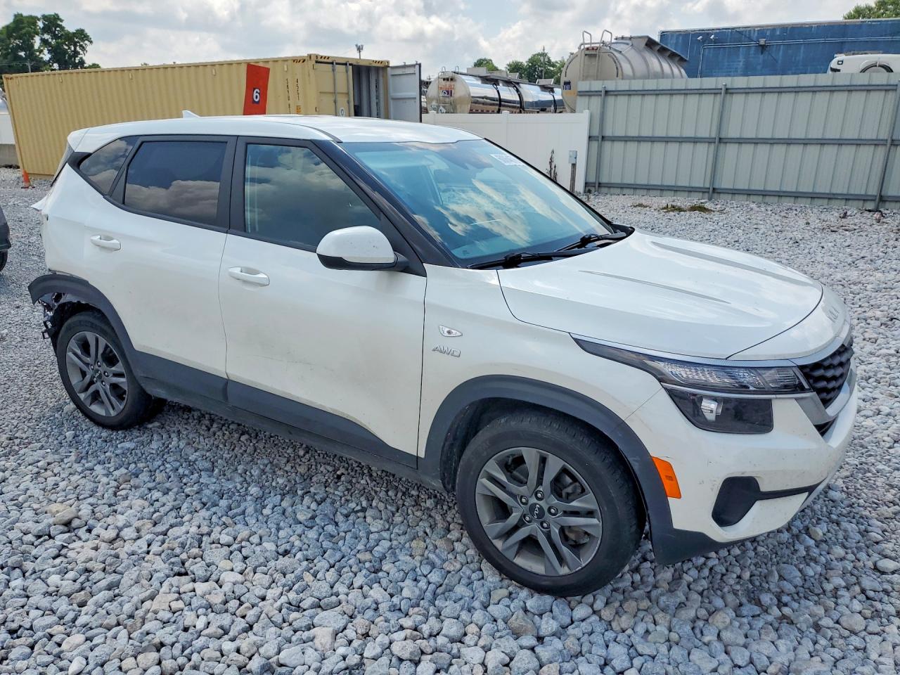 2022 KIA SELTOS LX