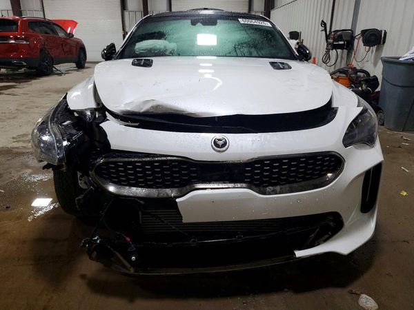 2020 KIA STINGER GT2