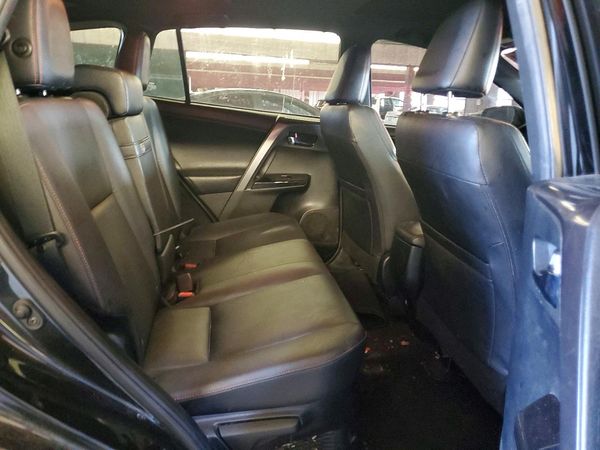 2018 TOYOTA RAV4 HV SE