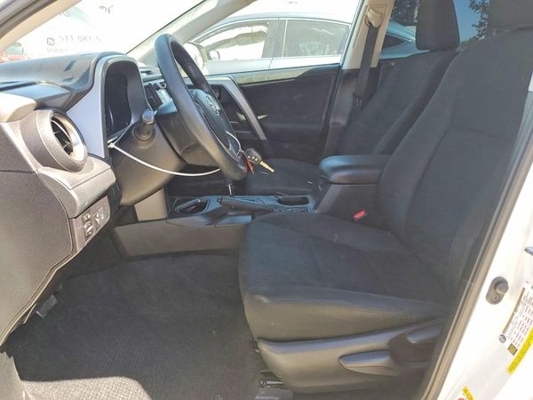 2018 TOYOTA RAV4 LE — DENT
