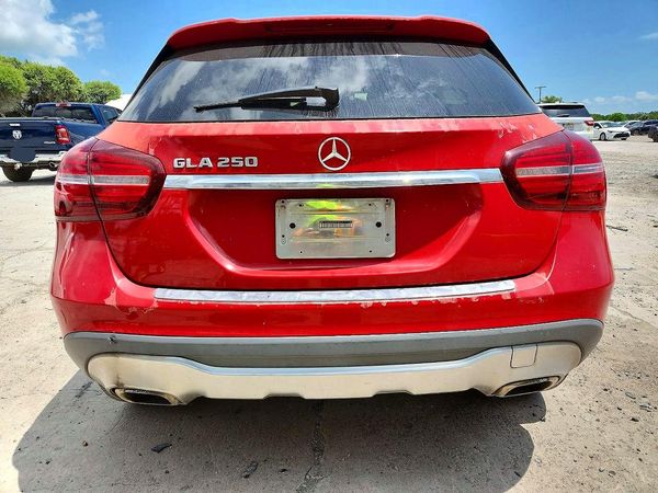2018 MERCEDES-BENZ GLA GLA250