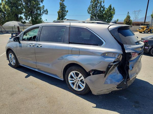 2026 TOYOTA SIENNA