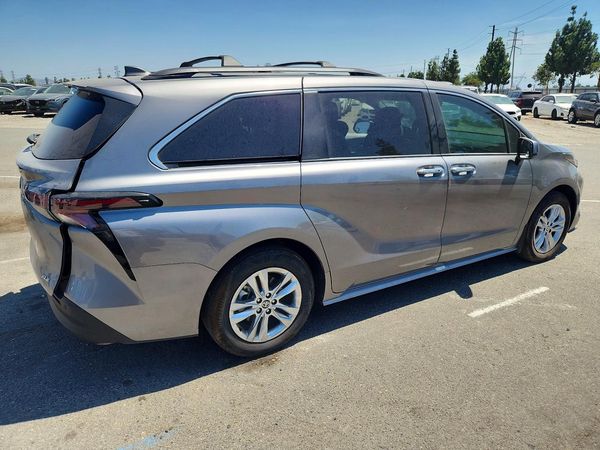 2026 TOYOTA SIENNA