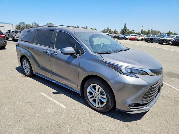 2026 TOYOTA SIENNA