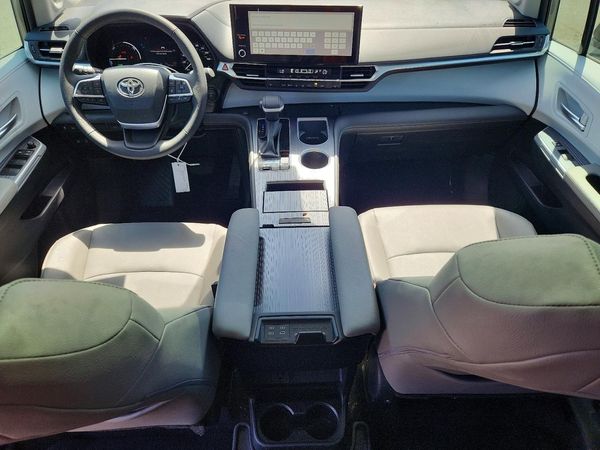 2026 TOYOTA SIENNA