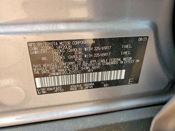 2025 TOYOTA RAV4 XLE