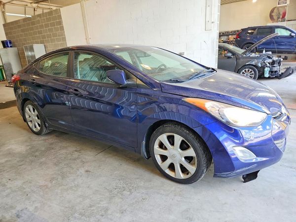 2012 HYUNDAI ELANTRA