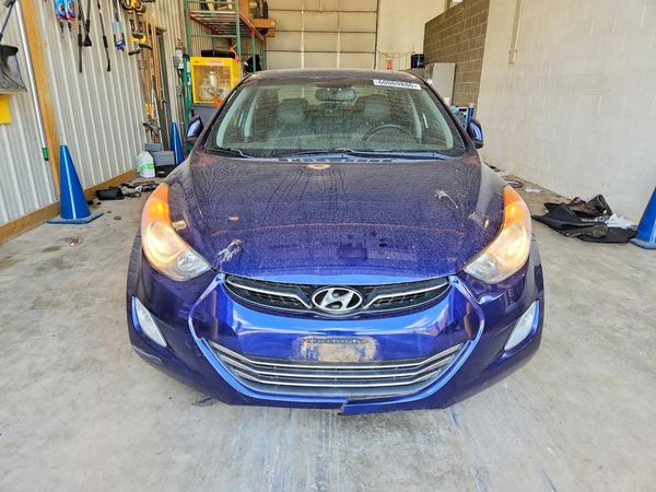 2012 HYUNDAI ELANTRA