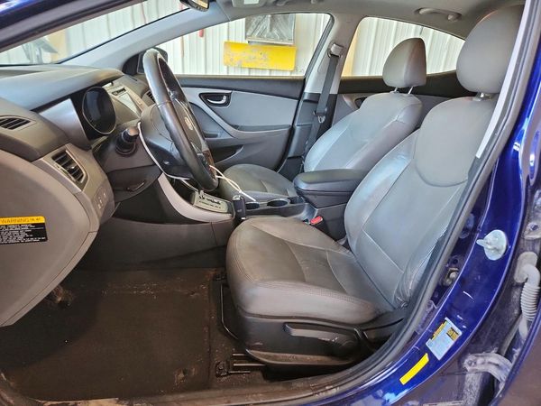 2012 HYUNDAI ELANTRA