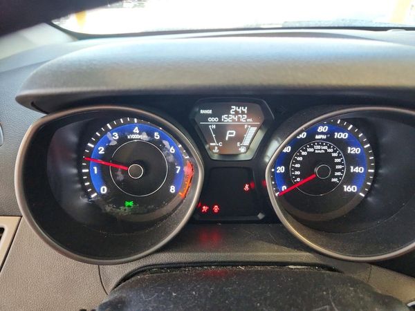 2012 HYUNDAI ELANTRA