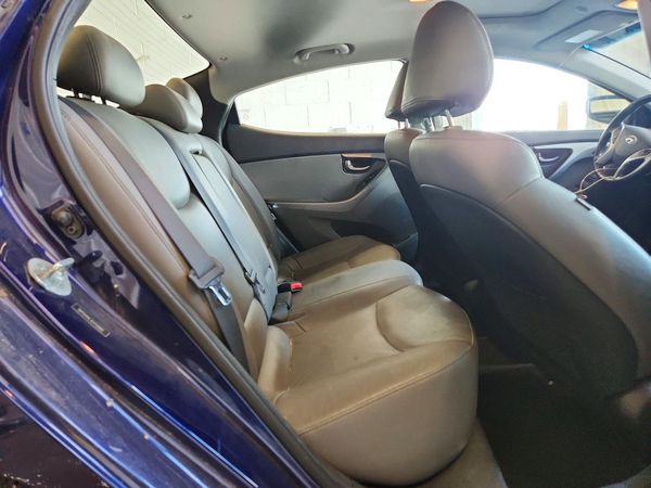 2012 HYUNDAI ELANTRA