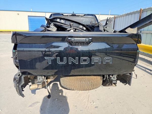 2024 TOYOTA TUNDRA SR5