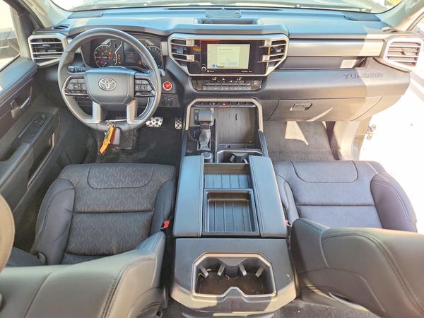 2024 TOYOTA TUNDRA SR5