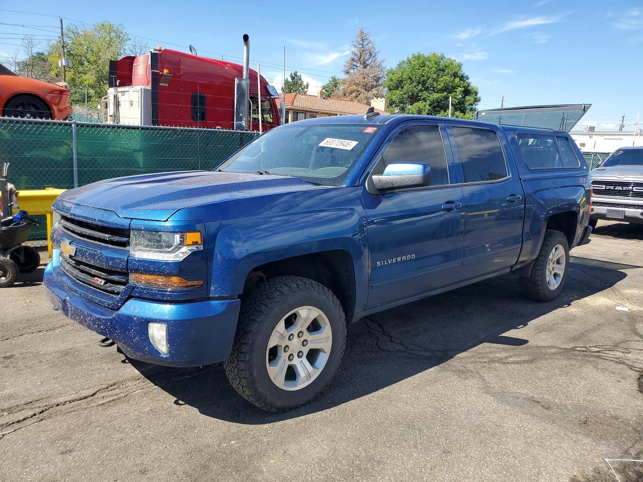 2018 CHEVROLET SILVERADO LT — Front 3/4