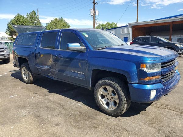 2018 CHEVROLET SILVERADO LT — Passenger 3/4