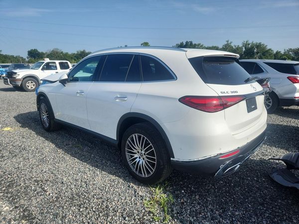 2026 MERCEDES-BENZ GLC GLC300