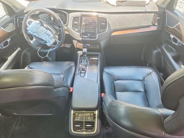 2017 VOLVO XC90