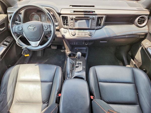 2018 TOYOTA RAV4 SE
