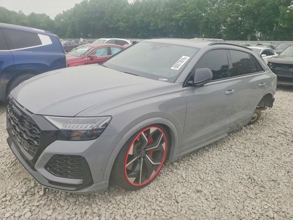 2024 AUDI RS Q8