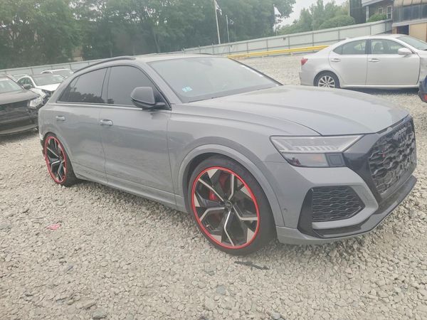 2024 AUDI RS Q8