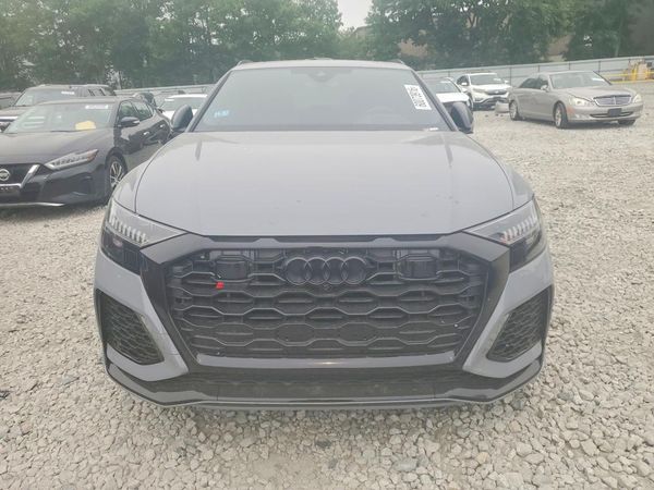 2024 AUDI RS Q8