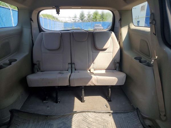 2016 KIA SEDONA LX - Middle-low