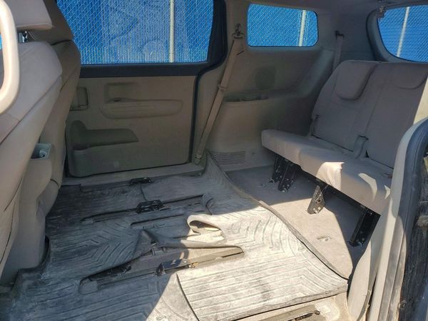 2016 KIA SEDONA LX - Middle-low