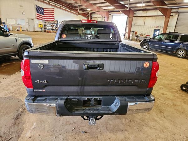 2018 TOYOTA TUNDRA SR5