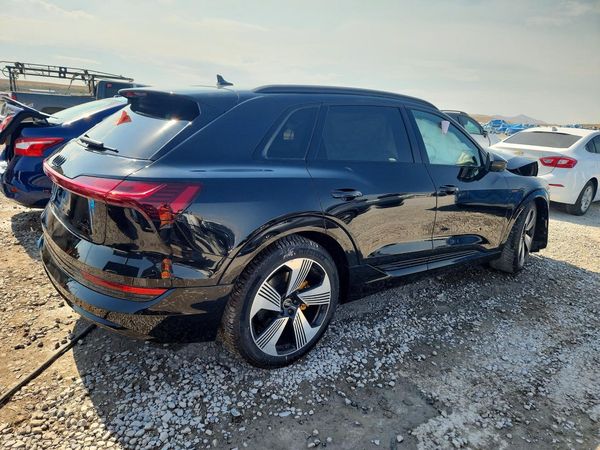 2022 AUDI E-TRON