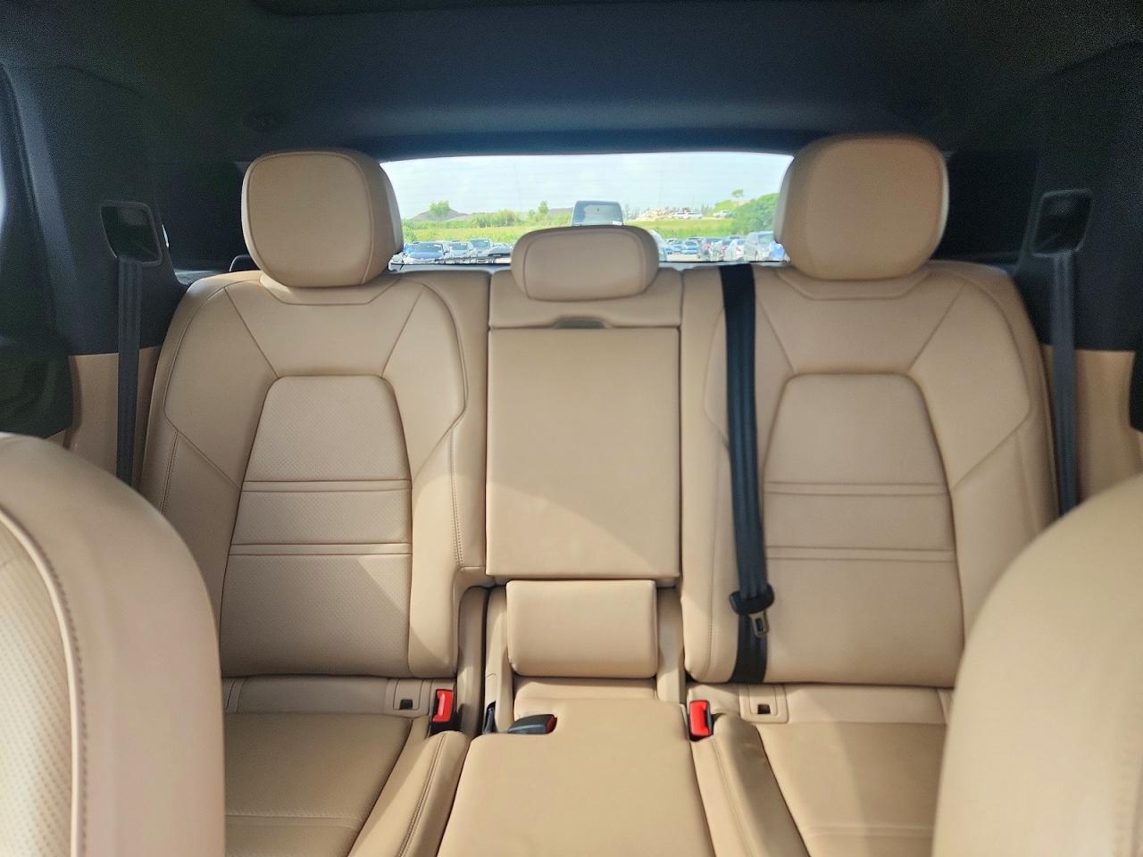 2019 PORSCHE CAYENNE